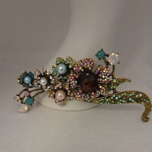 Elegant Floral Brooch with Multicolour Crystals